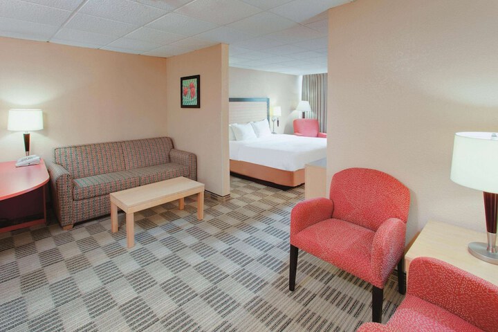 Room 9 of 15