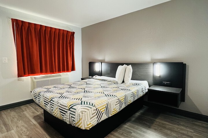 Room 19 of 29