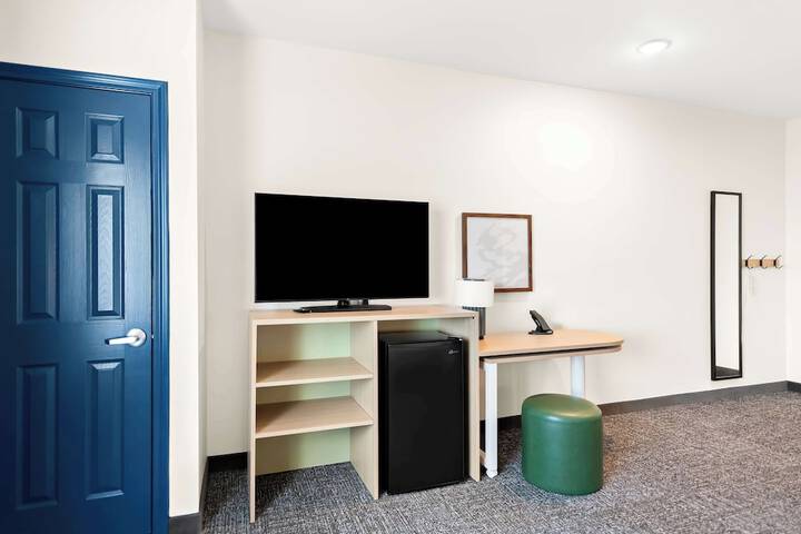 Room 16 of 43