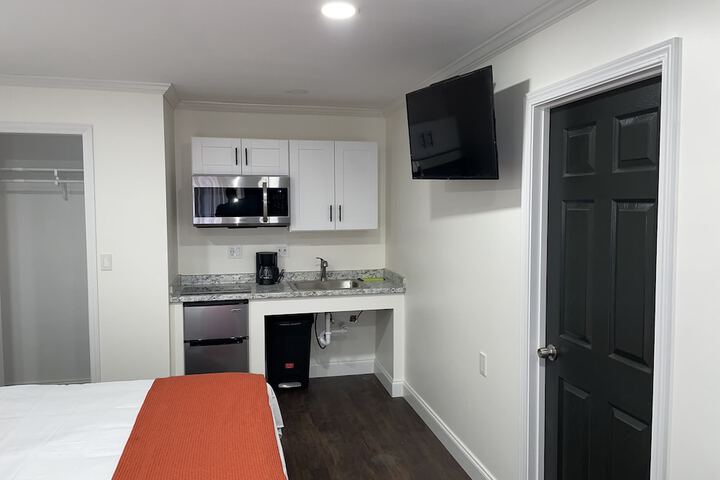 Room 80 of 103