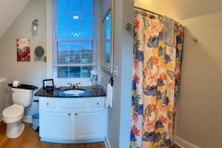 Barren Breeze Bed and Breakfast