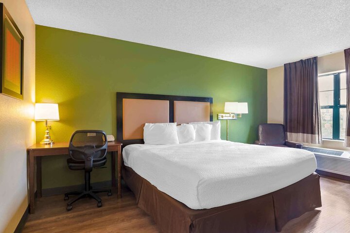 Room 18 of 40