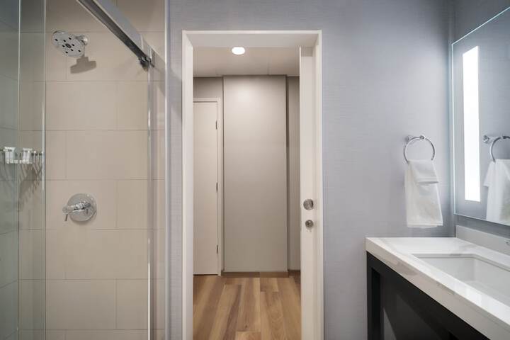 Room 12 of 46