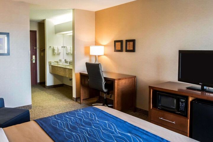Comfort Inn Crystal Lake - Algonquin