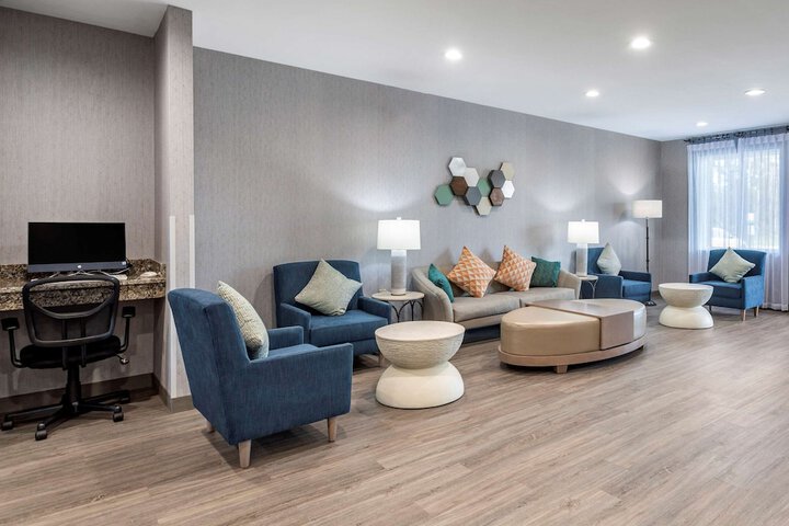 Hotel Interior 6 of 28