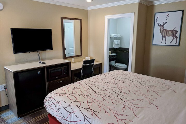 Room 35 of 43