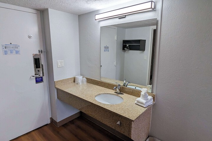 Motel 6 Framingham MA - Boston West