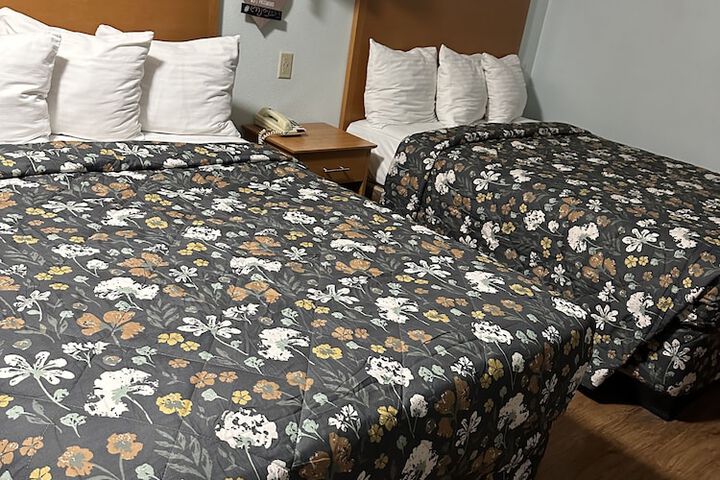 Room 27 of 47