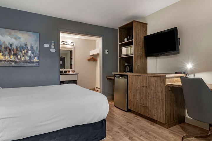 Room 27 of 59
