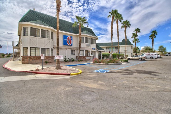 Hotel 2 of 55