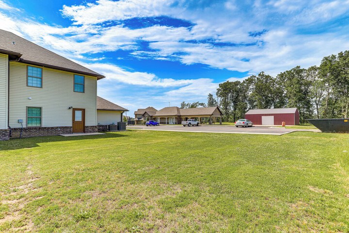 Quaint Pocahontas Townhome Central Location!