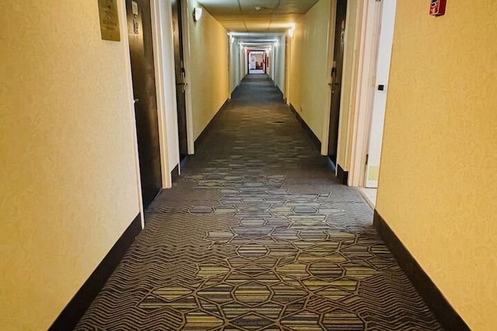 Hotel 4 of 52