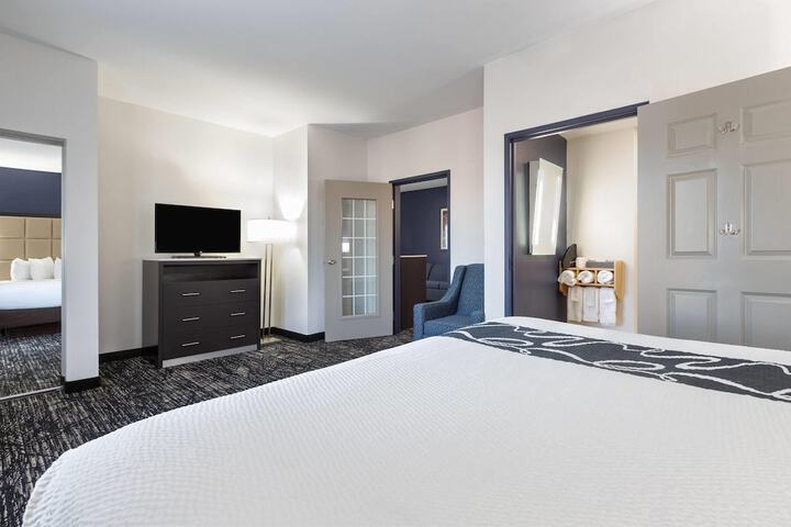 La Quinta Inn & Suites by Wyndham Paris