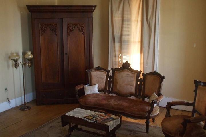 Room 17 of 49