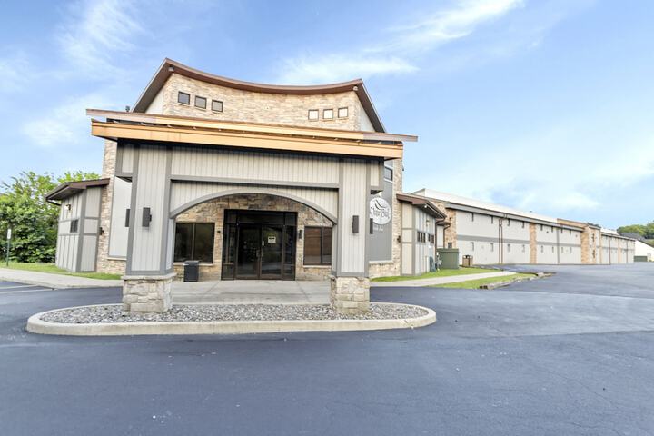 Waterbird Lakeside Inn