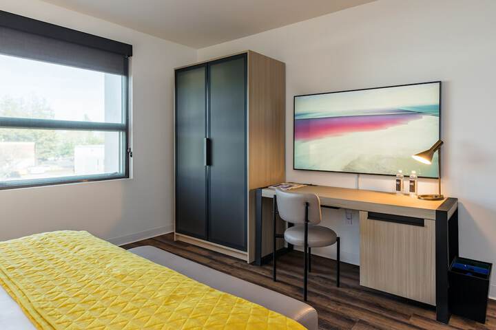Room 25 of 86