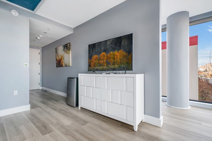 Global Luxury Suites at the Arches