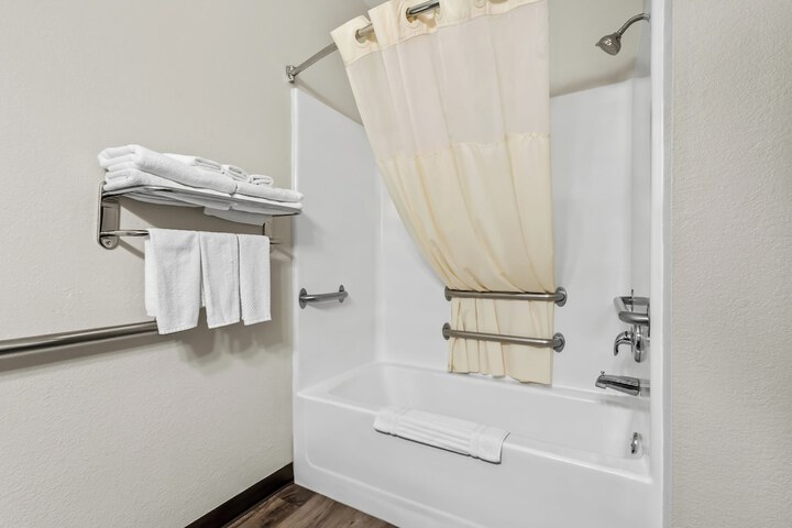 Quality Inn Brookings - University
