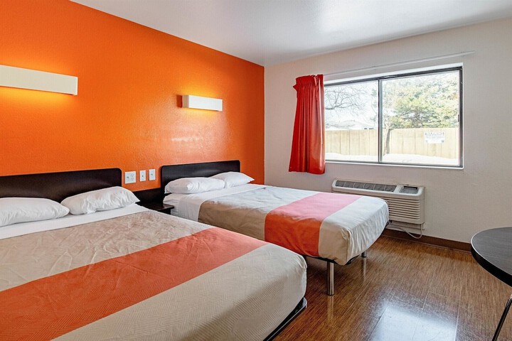 Motel 6 Palatine IL - Chicago Northwest