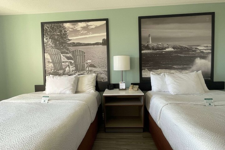 Super 8 by Wyndham Peterborough