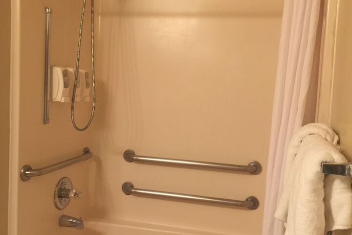 Room 18 of 46