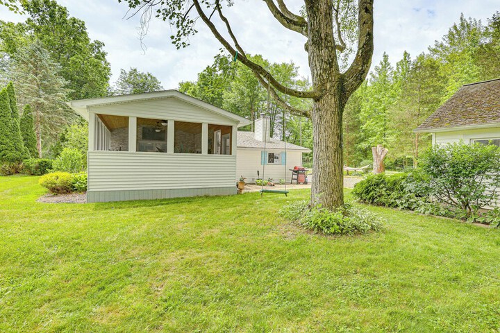 Family Home w / Hot Tub: 1/2 Mi to Lake Milton