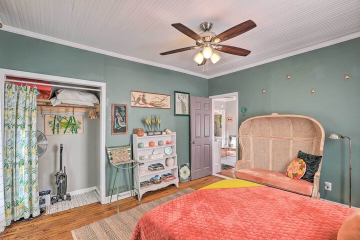 Stylish Woodfin Home w / Backyard & Fire Pit