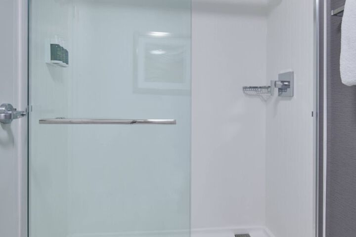 Room 12 of 24
