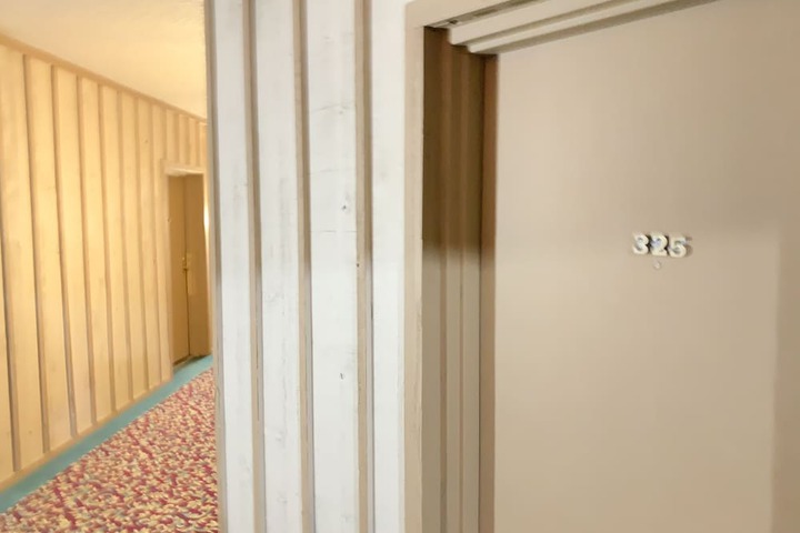 Room 198 of 334