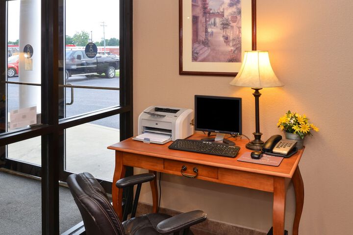 Business Center 51 of 55