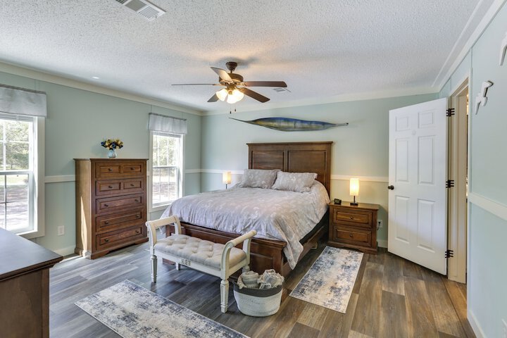 Charming Perry Home 2 Mi to the Gulf!