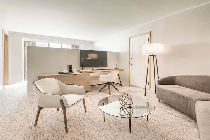 Room 28 of 118
