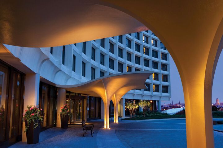 Hotel 3 of 100