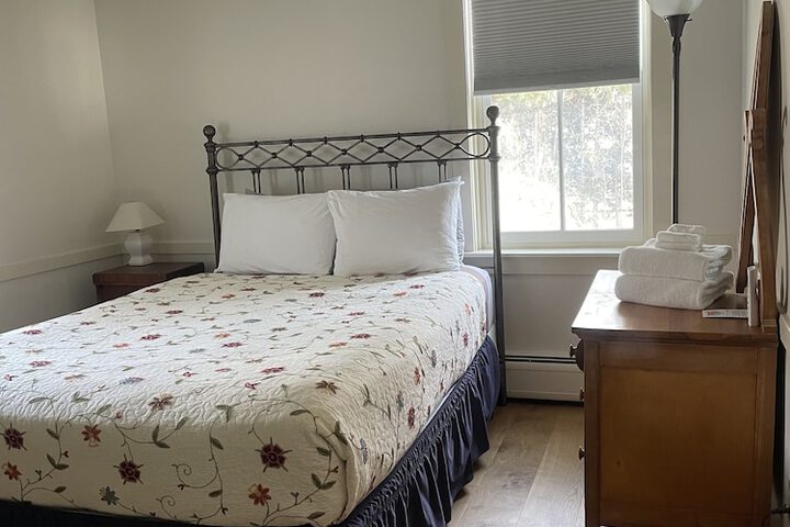 Room 10 of 99