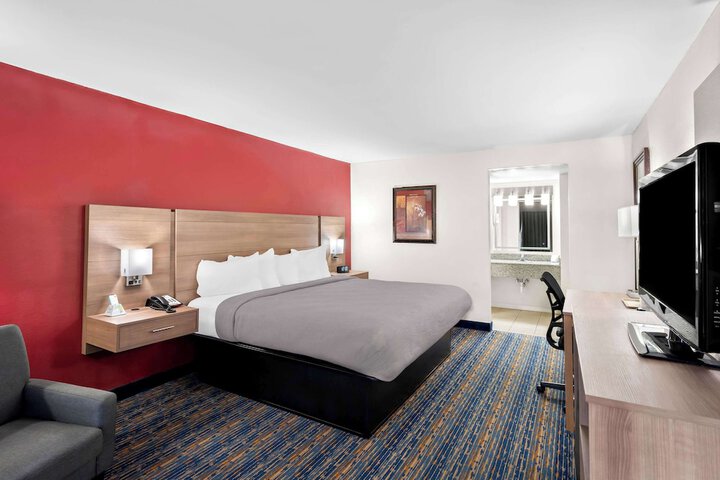 Room 18 of 41