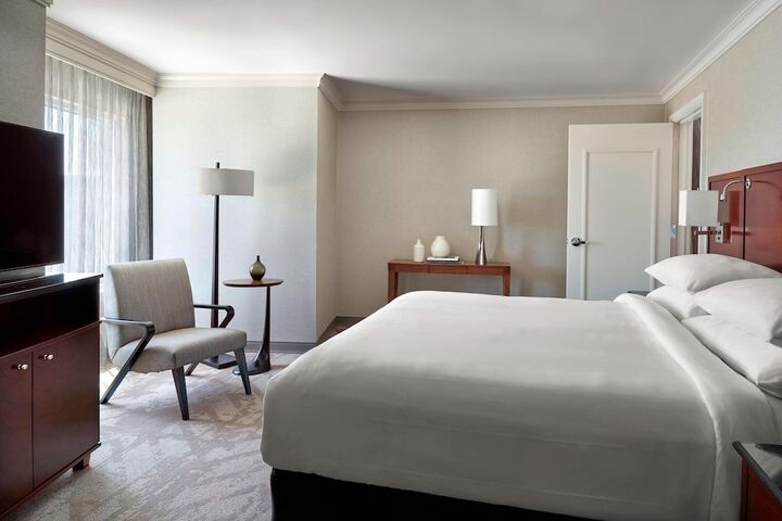 Room 12 of 74