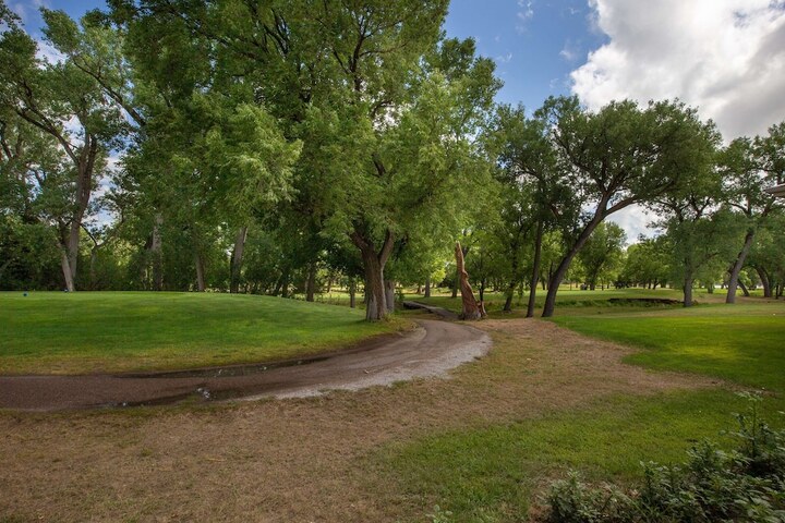Property Grounds 36 of 39