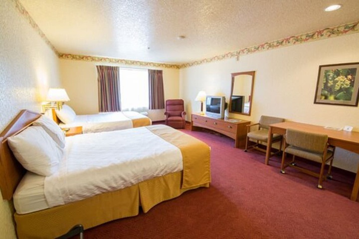Room 25 of 38