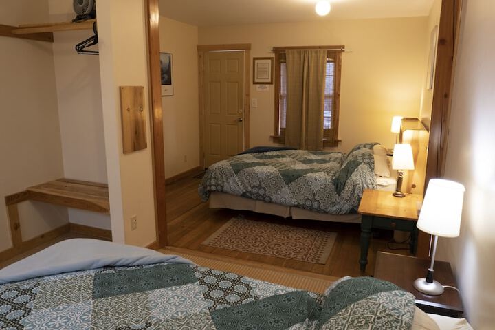 Whittakers Motel & Historic Bunkhouse