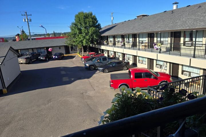 Camelot Court Motel
