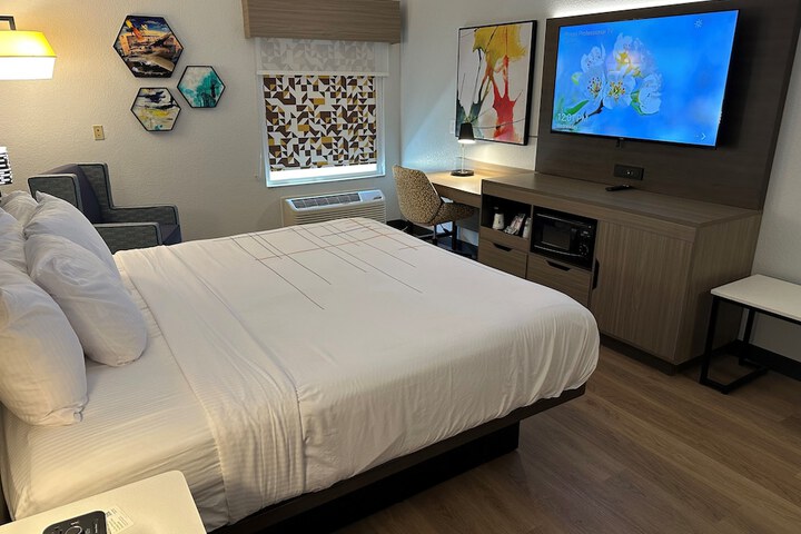 Room 12 of 40