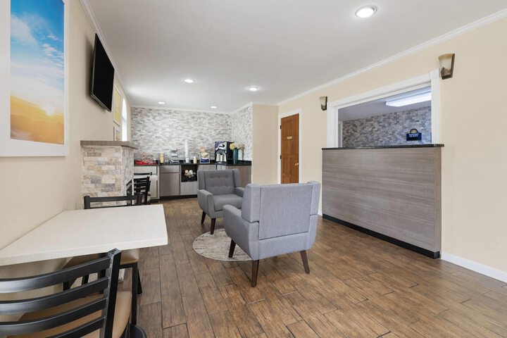 Days Inn by Wyndham Canton