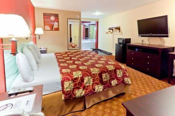 Room 12 of 25