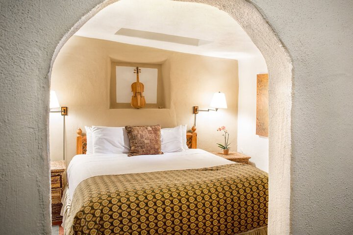Room 8 of 34