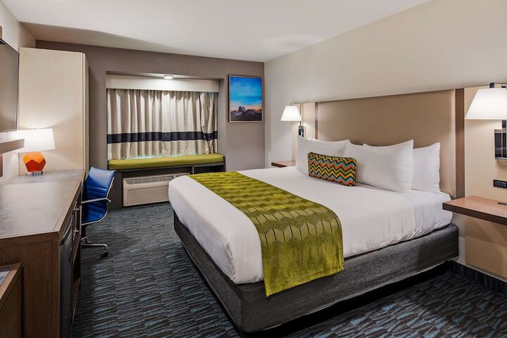 Room 21 of 43