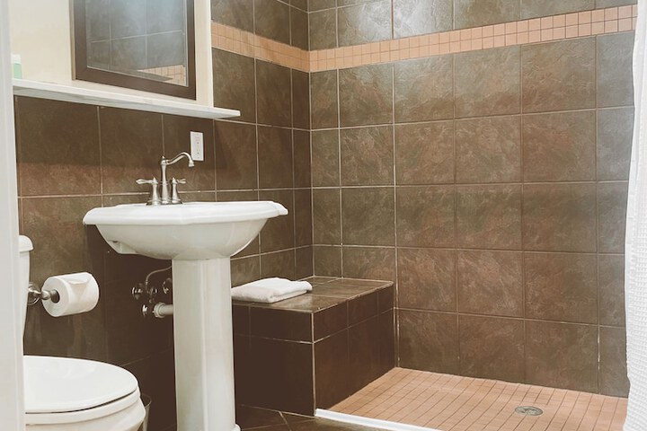 Room 8 of 23