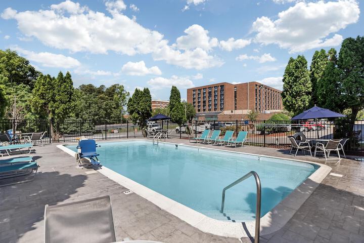 Best Western PLUS Executive Hotel