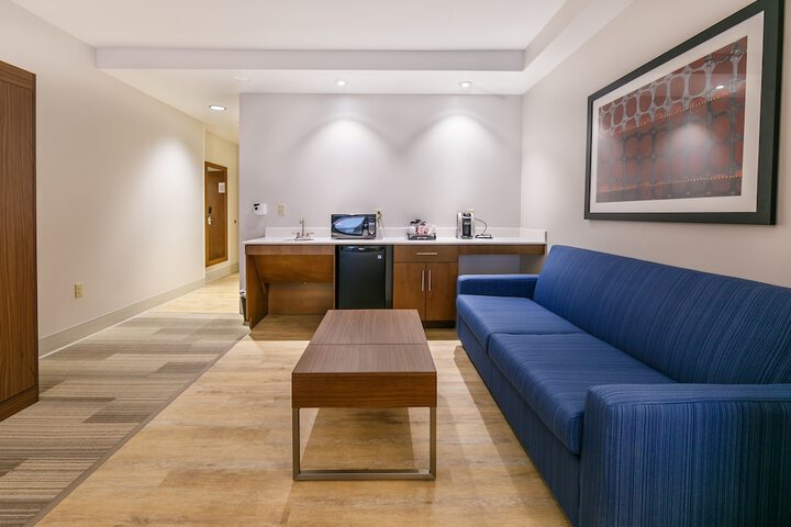 Room 43 of 67