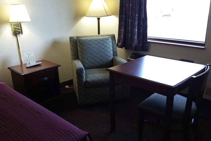 Room 9 of 17