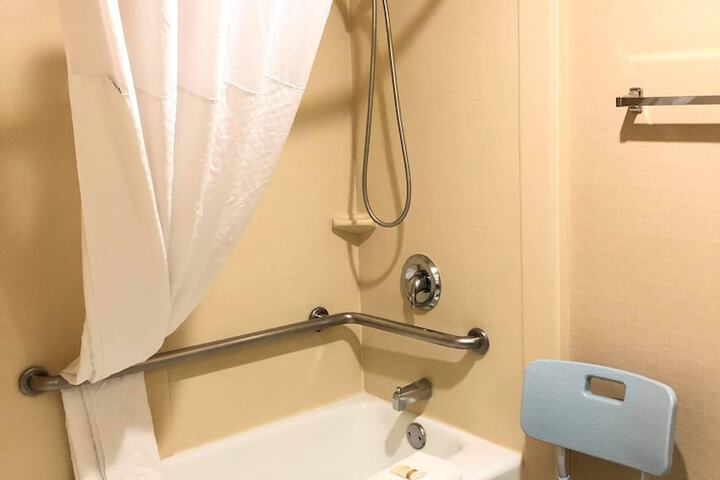 Room 21 of 46
